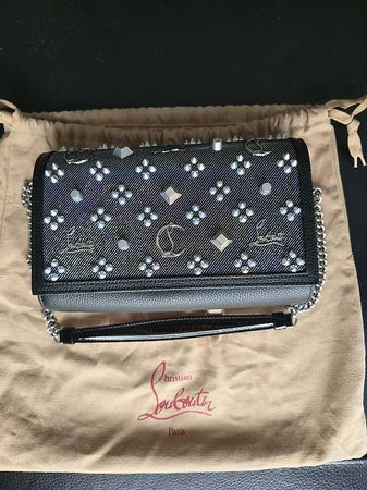 Sac Paloma clutch Louboutin 
Payé 780.- 
Vente 350.-