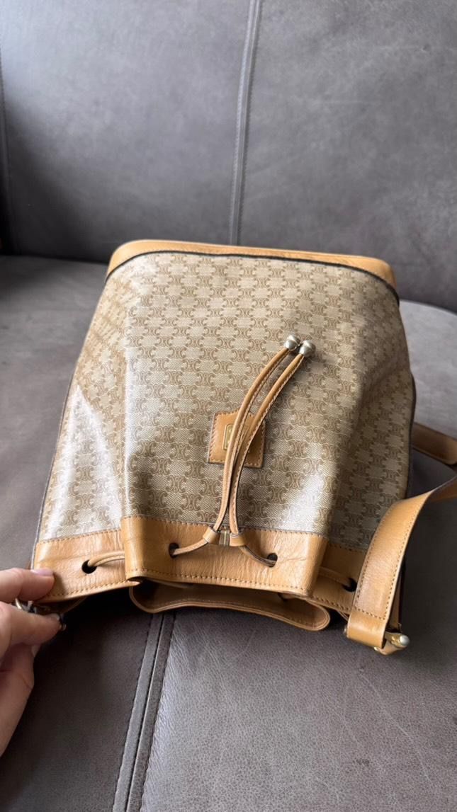 Celine Borse da donna: Celine vintage bucket – Nuovo (secondo la descrizione) da Bellinzona venduto da giu_vfl7 4