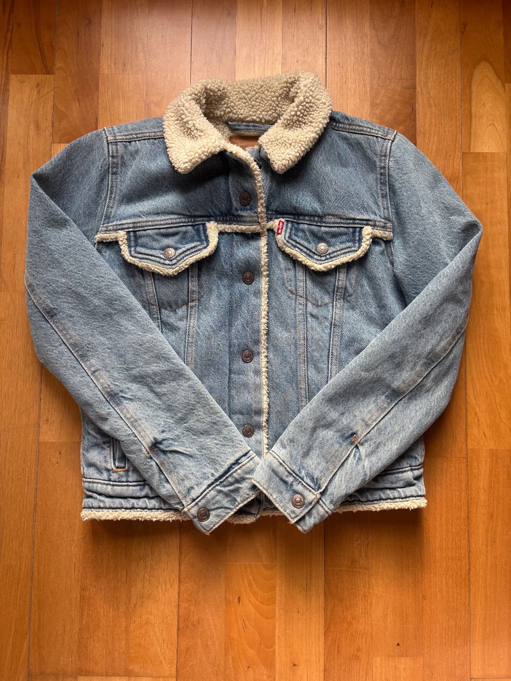 Levi's Giacche: Levi's Jeansjacke mit Fell – Usato da Wettswil venduto da han_2mpq
