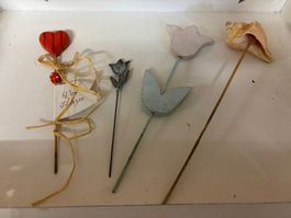 4 Frühlings – oder Sommer Blumenstecker Blumen Holz oder Zin