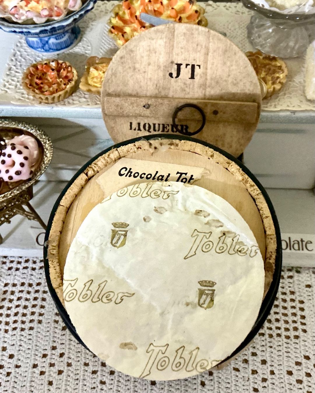 Accessori: ALTES CHOCOLAT TOBLER HOLZFASS – Usato da Zell LU venduto da Silvermemory 3
