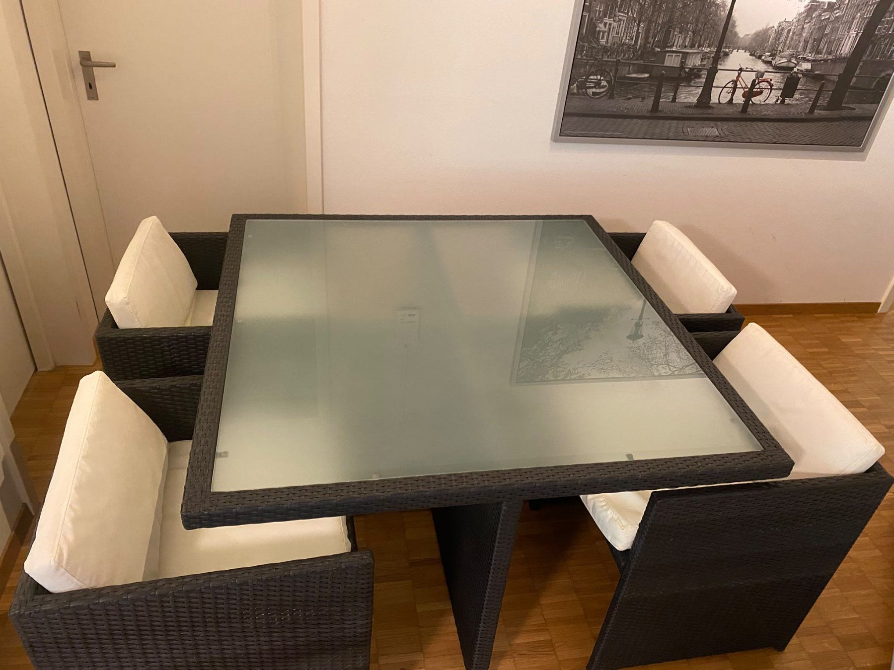Set di tavolo e panche: Rattan Tisch mit 4 Stühlen – Usato da Udligenswil venduto da Rapsak 1