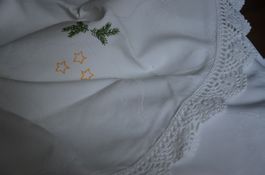 Weisse Tischdecke oval Weihnacht Advent edler Jacquard
