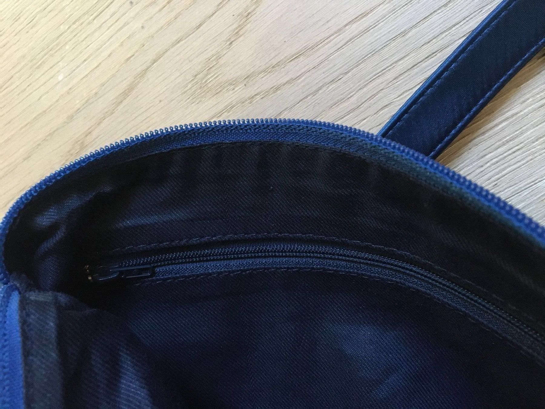 Borse da donna: Neue blaue Handtasche mit Herzmotiven – Nuovo (secondo la descrizione) da Winkel venduto da Flyhy2020 5