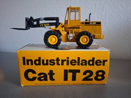 CAT Industrielader IT 28 1:50