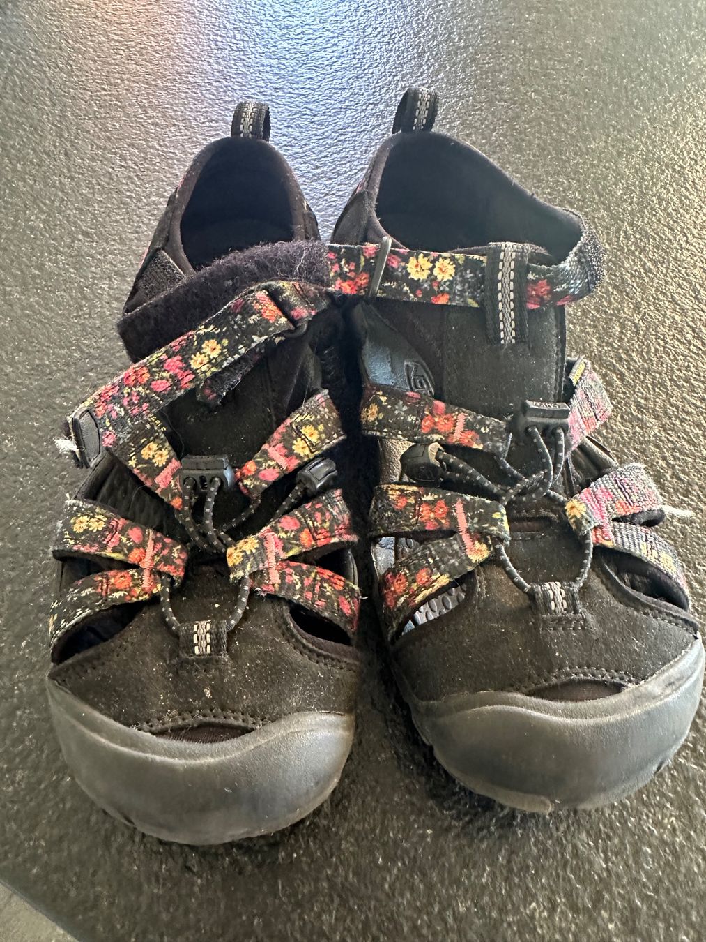 Keen Chaussures filles: Sandalen – D'occasion à Krauchthal par Sukra1