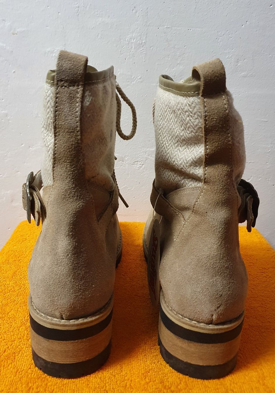 Scarpe da donna: Neu: Stockerpoint Leder-Leinen Stiefel Gr. 42 – Nuovo (secondo la descrizione) da Muri AG venduto da Edlerweiss 3
