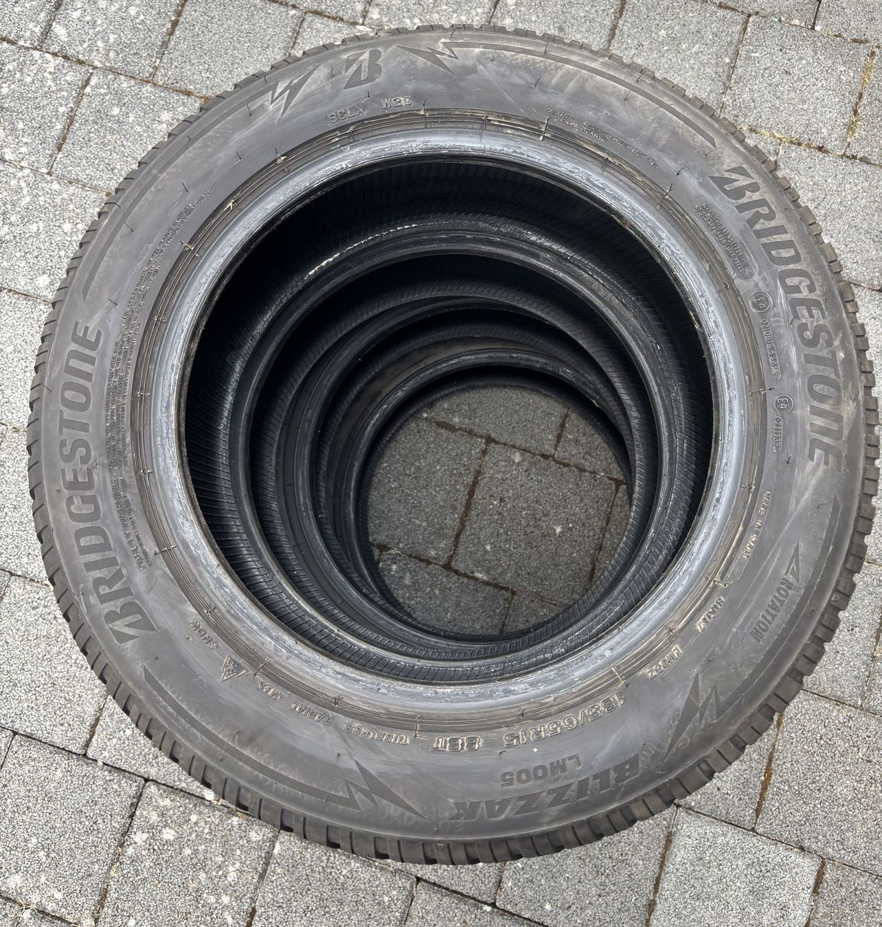 Pneus & Kompletträder: 4x Winterpneu 185/65 R15 Bridgestone – Gebraucht aus Buchs AG von SellAndBuyX 3