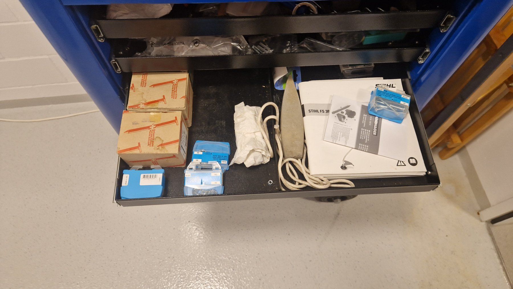 Tutti gli attrezzi: Werkzeuwagen mit Inhalt – Usato da Hagenbuch ZH venduto da Chrig79 2