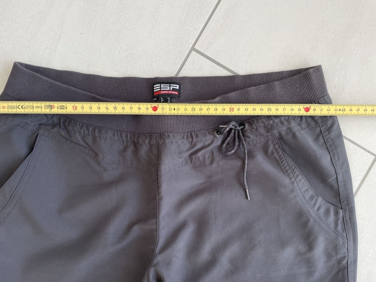 Esprit Pantaloni: Damenhose Esprit Gr42 – Usato da Rüti ZH venduto da kar_xx9l 1