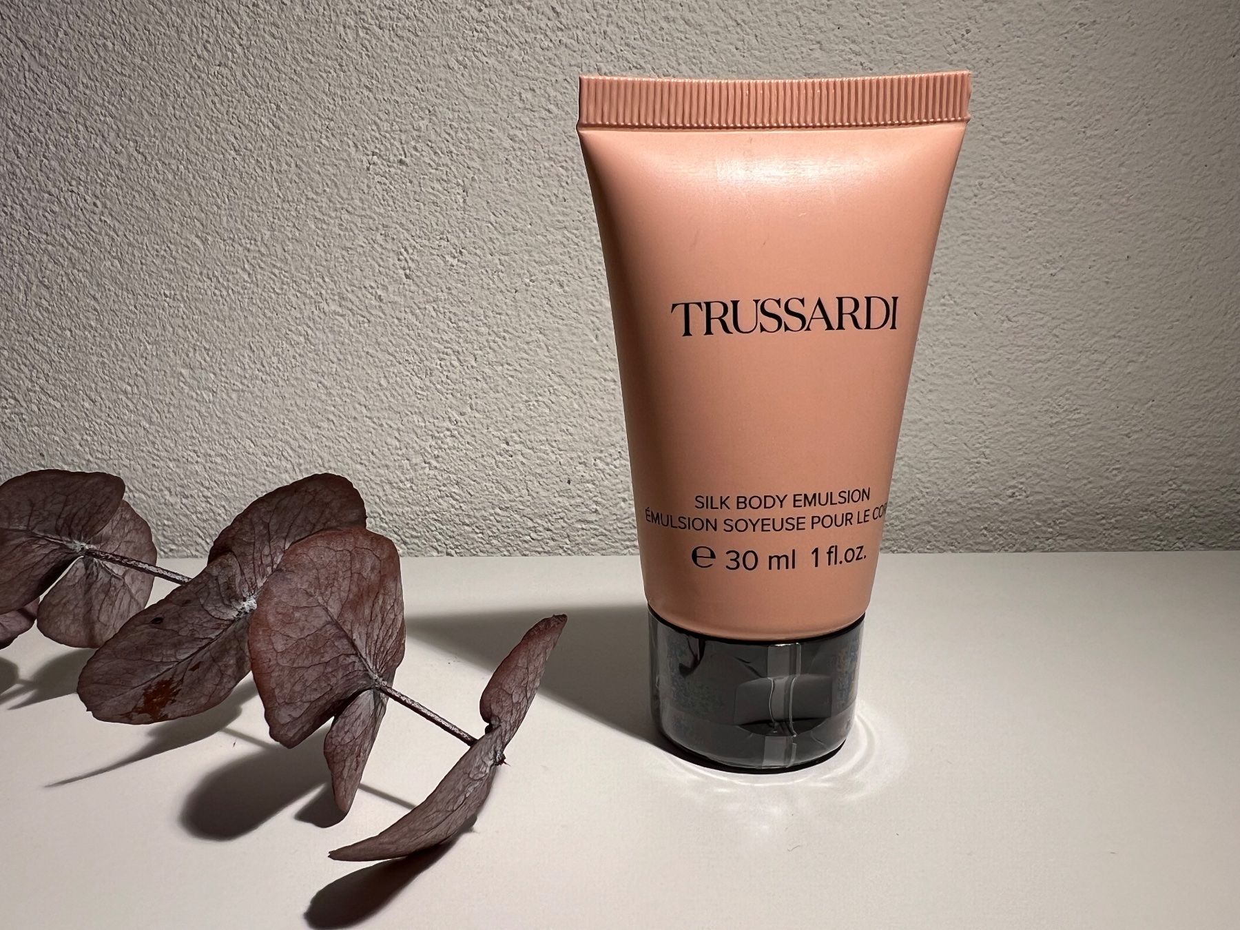 Idratazione: Trussardi Silk Body Emulsion 30ml – Nuovo e nell'imballaggio originale da Vaduz venduto da NotNeeded
