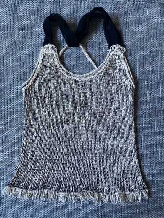 Verspieltes Oberteil in beige/schwarz / Top beige/noir (S)