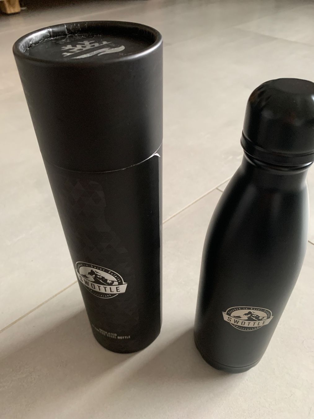 Trinkflaschen & Thermosflaschen: Thermoflasche SWOTTLE – Neu und originalverpackt aus Zuzwil SG von Ibohaus 1