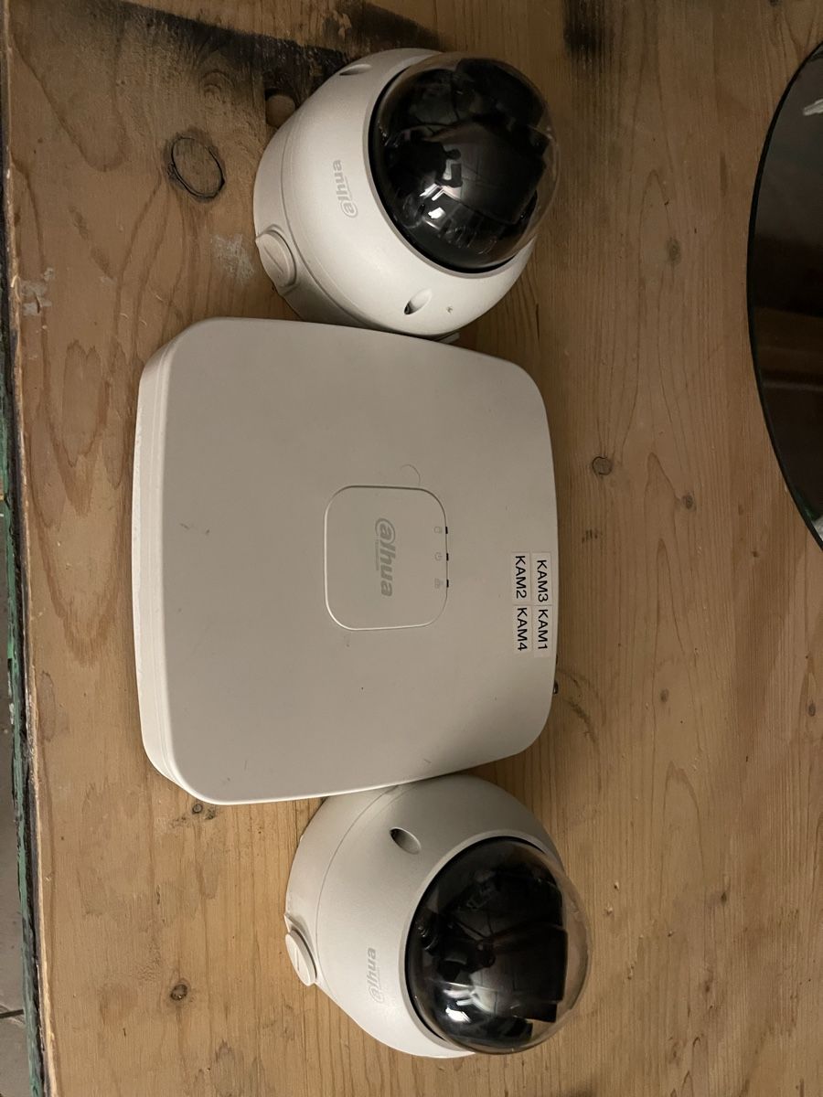 Videocamere: 2 Caméra Dahua mit DVR 2TB – Usato da Bottmingen venduto da ale3829 3