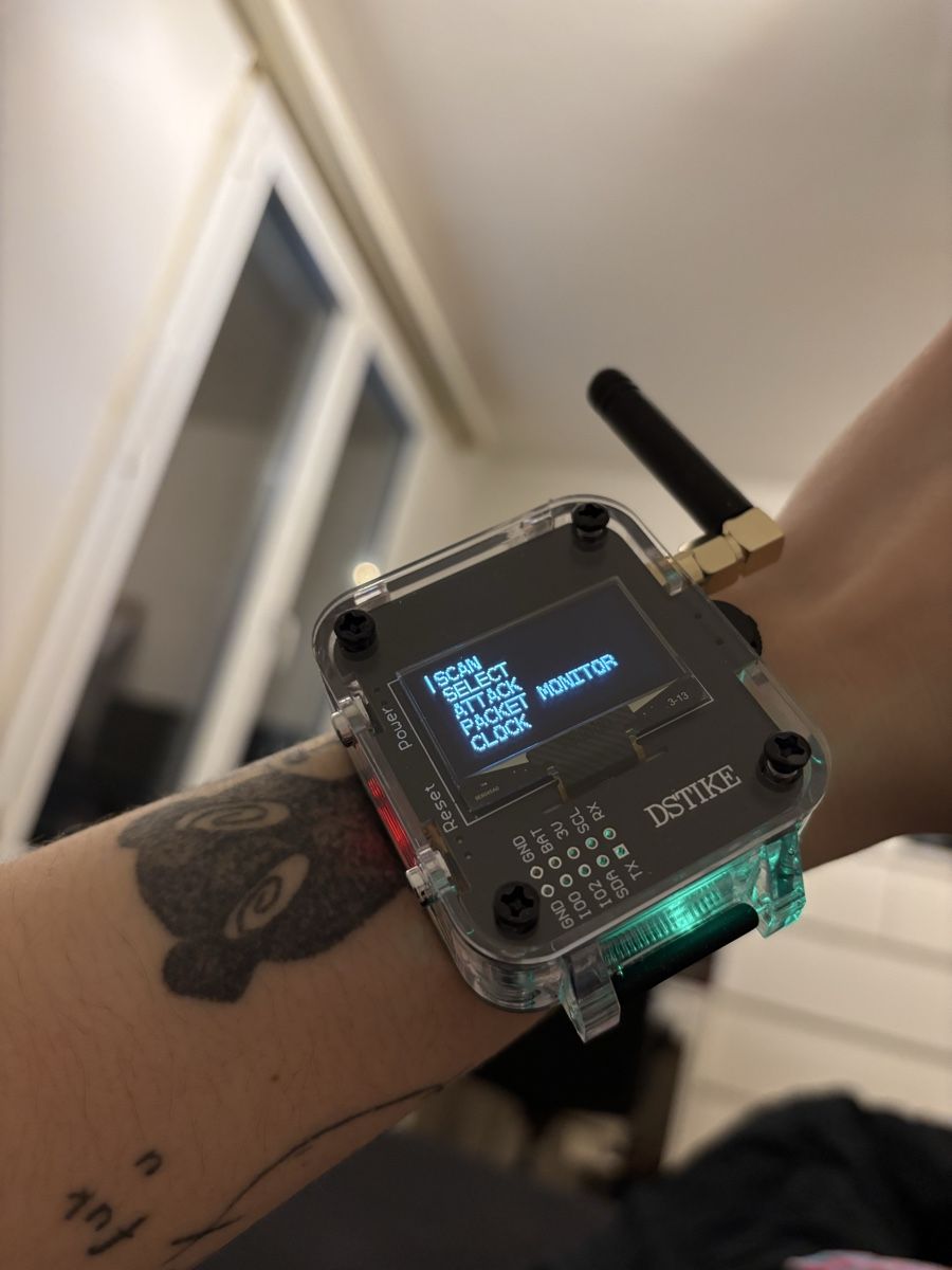 Smartwatch: DSTIKE deauther watch – Neu (gemäss Beschreibung) aus Zürich von AitanaMueller1 2