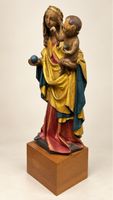 Madonna mit Kind aus polychrom gefasstem Holz, Höhe ca. 59cm
