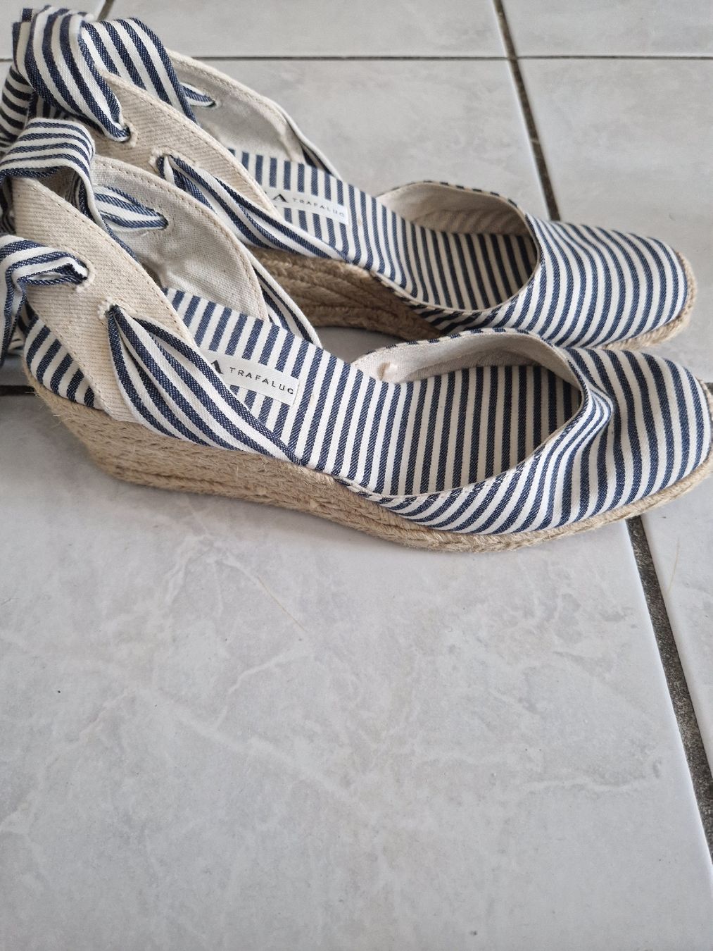 Chaussures femmes: Zara Schuhe Grösse 39 – D'occasion à Aarburg par augenschmaus8 1