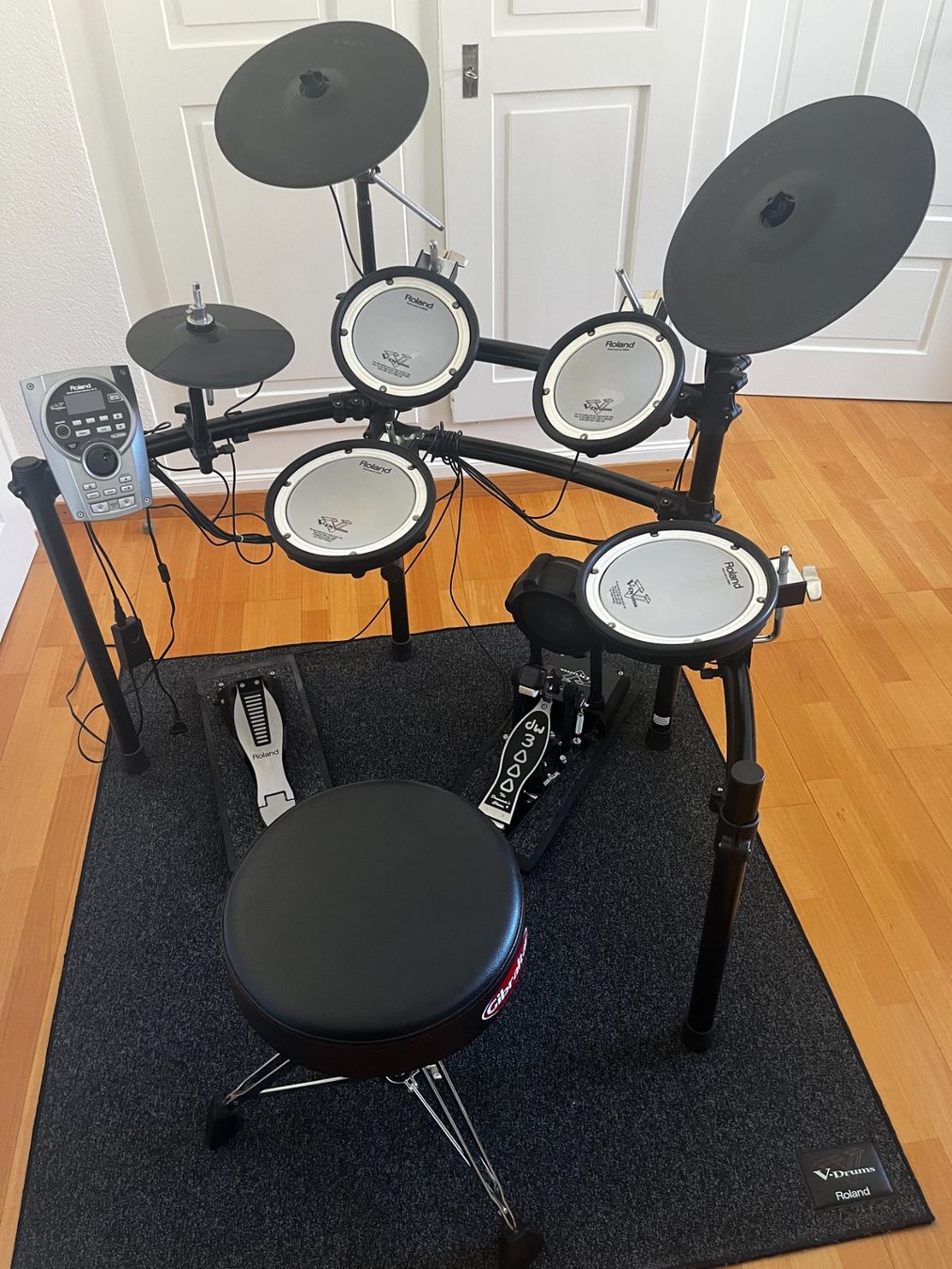 Roland Strumenti musicali: Roland V-Drums TD-15 Set E-Schlagzeug – Usato da Olten venduto da daumelin