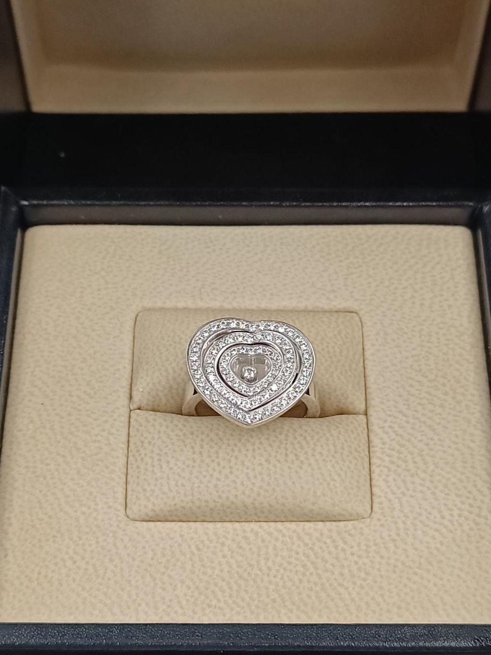 Chopard Ringe: CHOPARD RING " HAPPY SPIRIT DIAMOND HEARTS " – Gebraucht aus Luzern von EdiGem 1