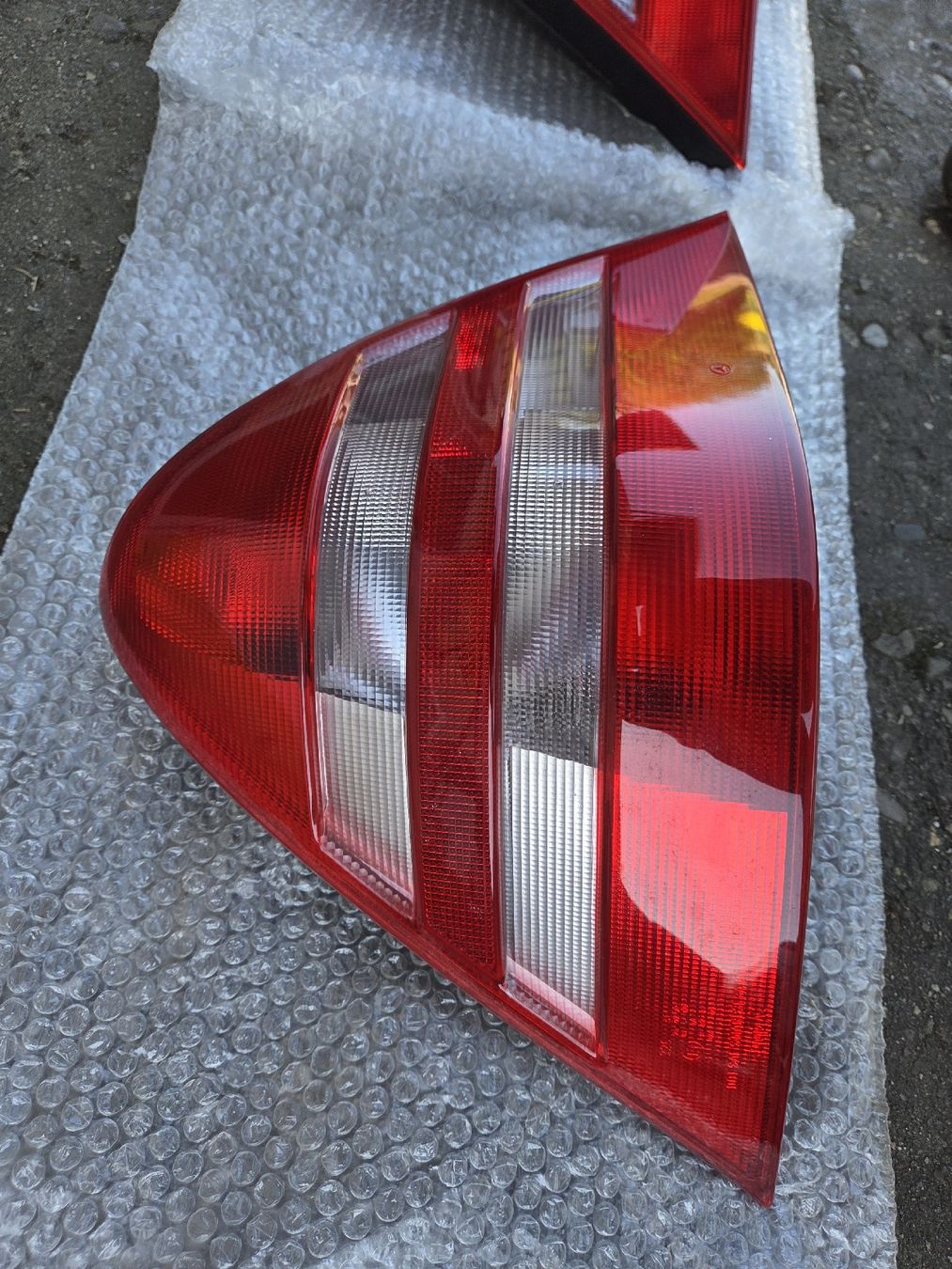 Mercedes-Benz Tutti pezzi di ricambio auto: MERCEDES R170 Heckleuchten Set – Usato da Villmergen venduto da schluessel65 1