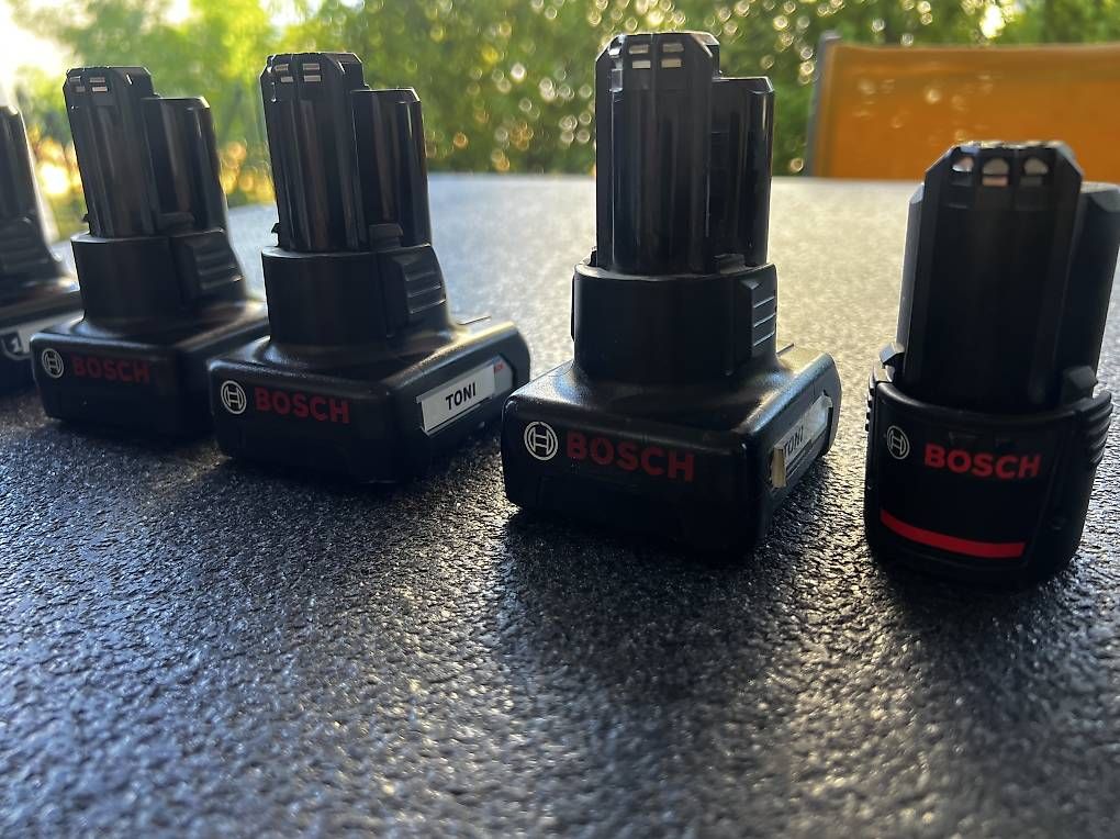 Caricatori & Batterie: Bosch Set mit 6Akkus und Ladegerät – Usato da Gretzenbach venduto da antonio035 1