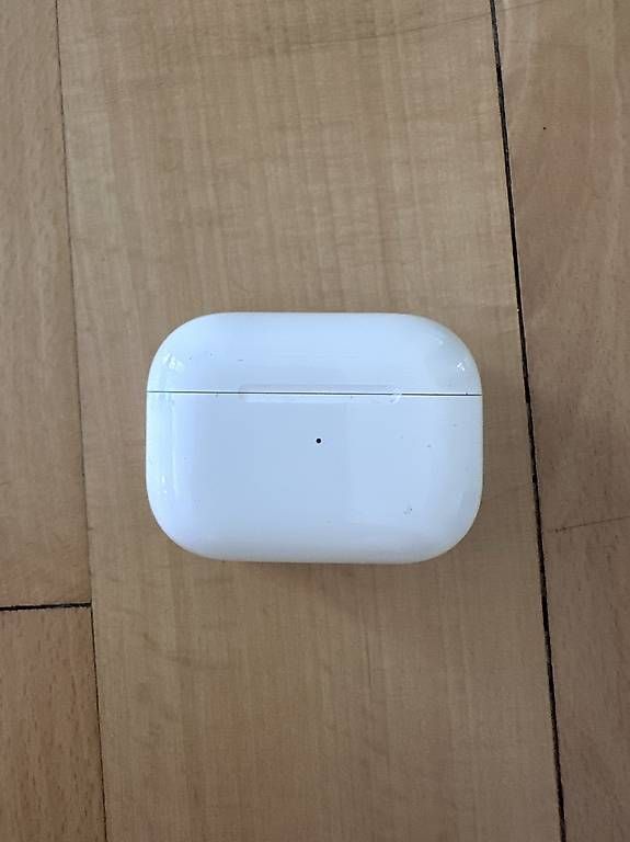 Caricabatterie: AirPods Pro 1st Gen Ladecase – Usato da Zürich venduto da Clara.Trixi