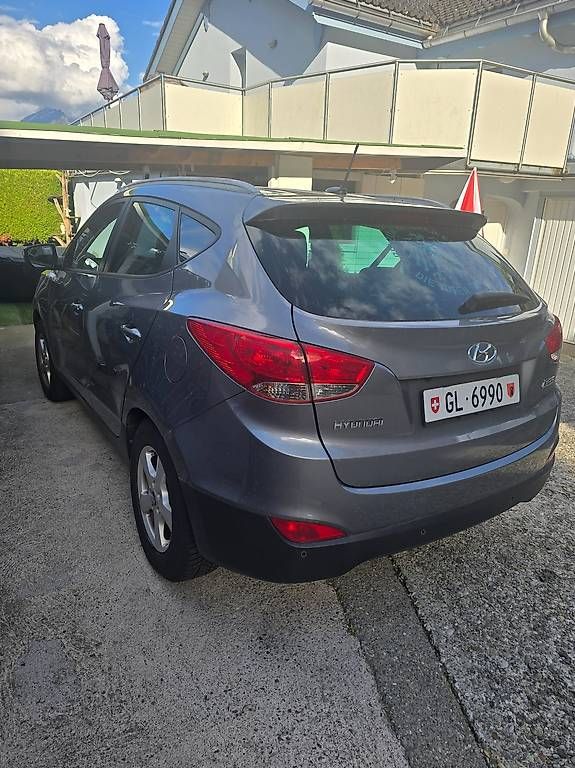 Hyundai Automobili: Hyundai ix35 – Usato da Niederurnen venduto da Tshaesmin 1