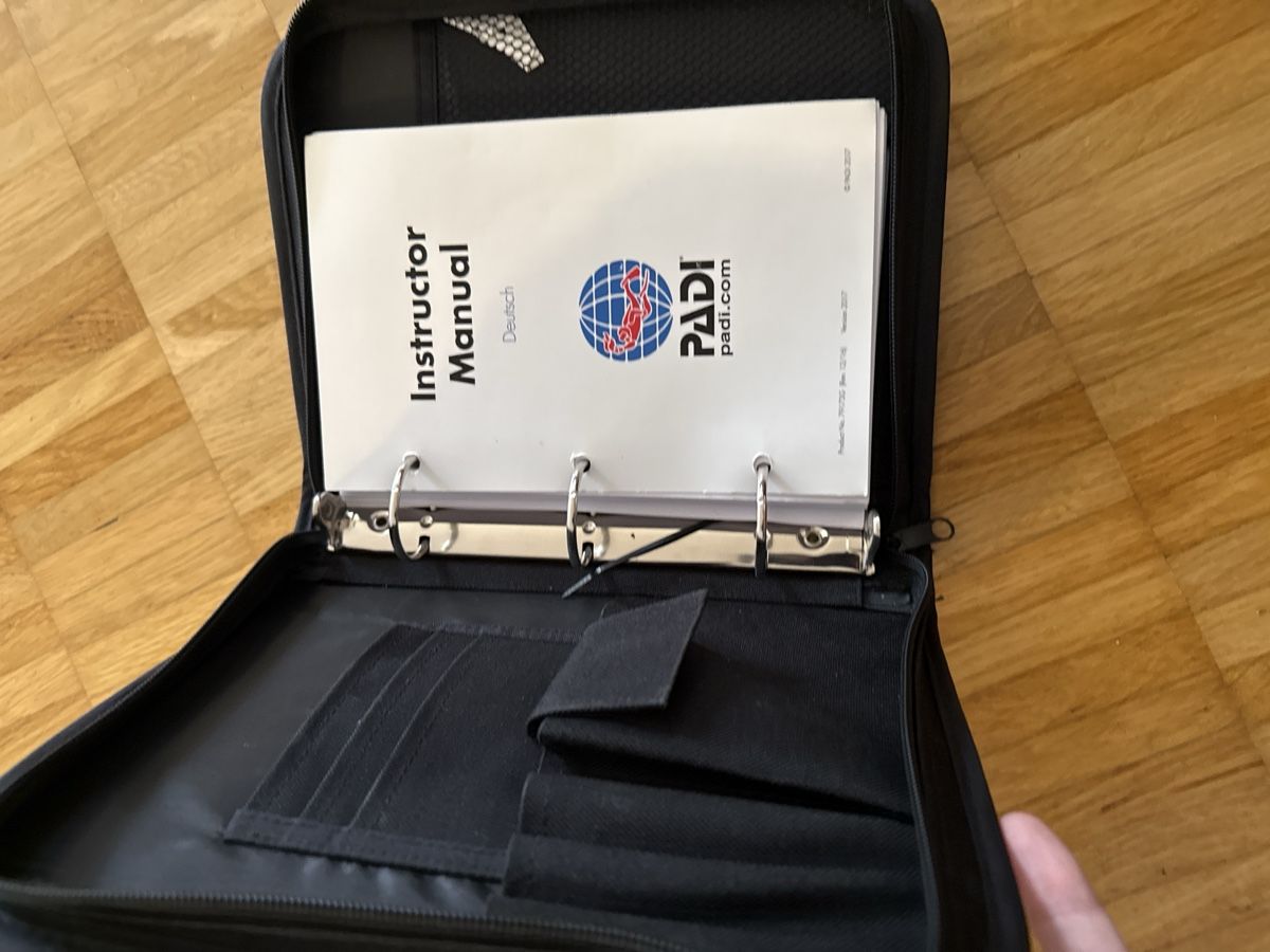 Atemregler & Jackets: PADI Pro Instructor manual  – Neu (gemäss Beschreibung) aus Sisseln AG von Gommibaerli87 1