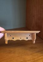 Wandhackengarderobe aus Holz fürs Puppenhaus/Puppenstube 