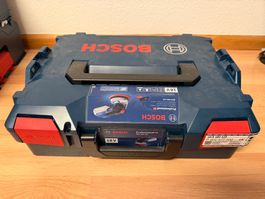 Bosch GEX 18V-125 mit Viel Schleifpapier