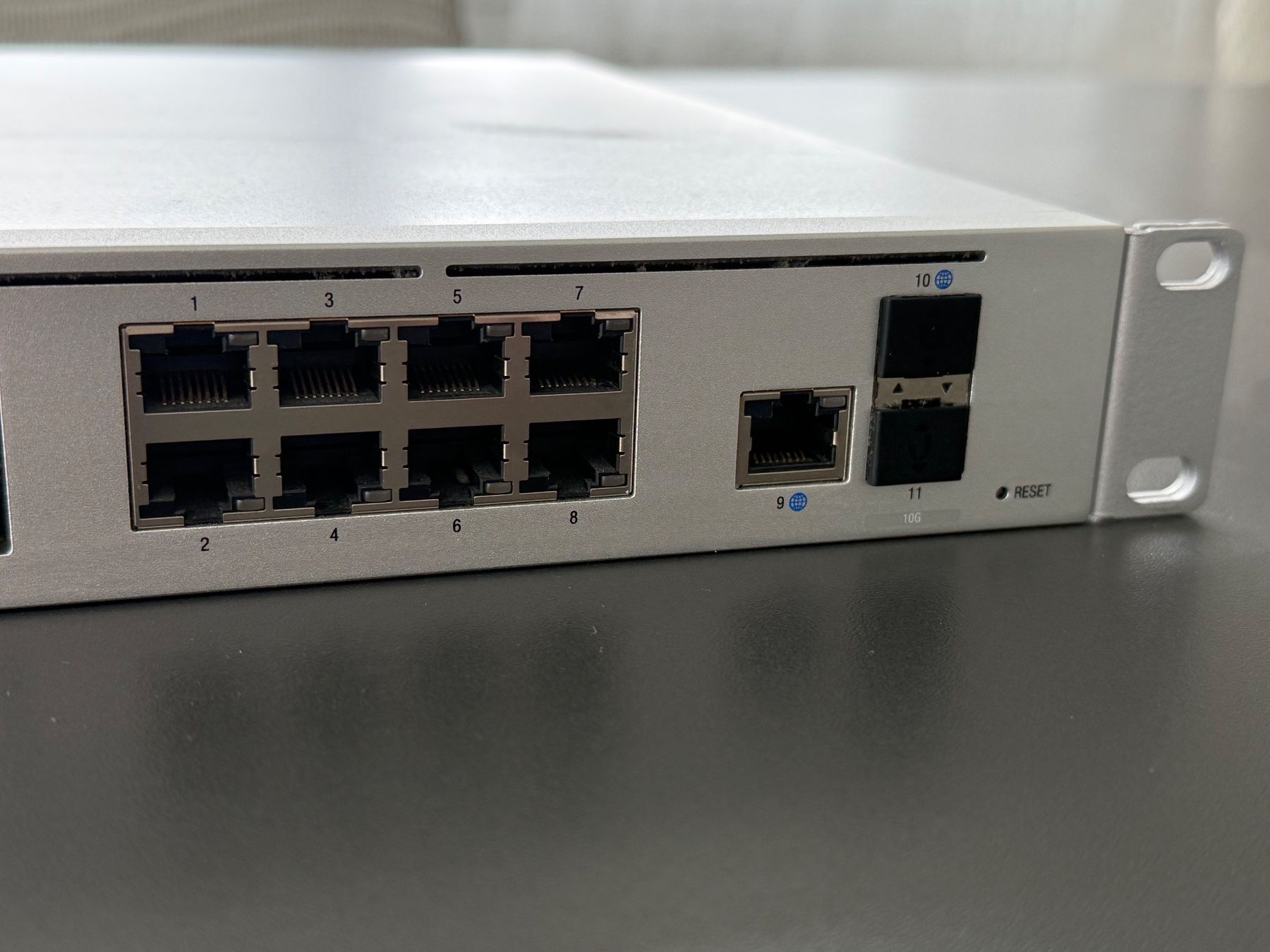 Ubiquiti Modems & Router: UniFi Dream Machine Pro (UDM-Pro) – Gebraucht aus Eschenz von camp64 3