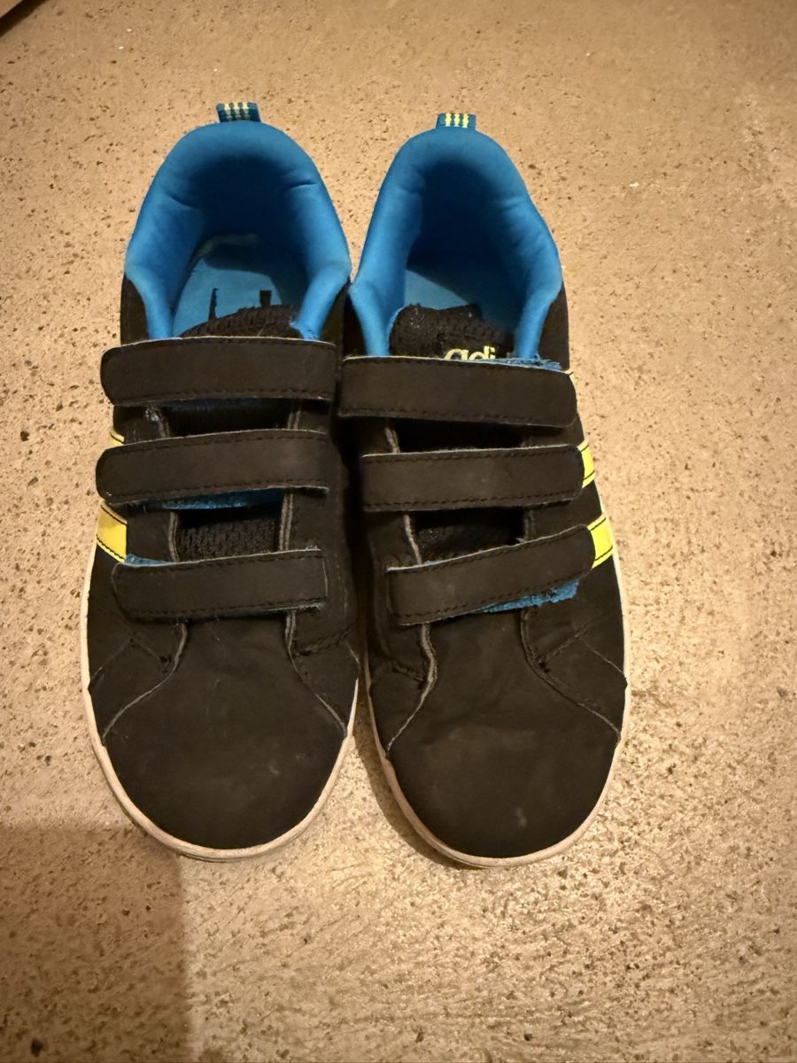 Adidas Scarpe da uomo: Adidas Neo Sneaker - Grösse 32 – Usato da Hinteregg venduto da Jazz-C