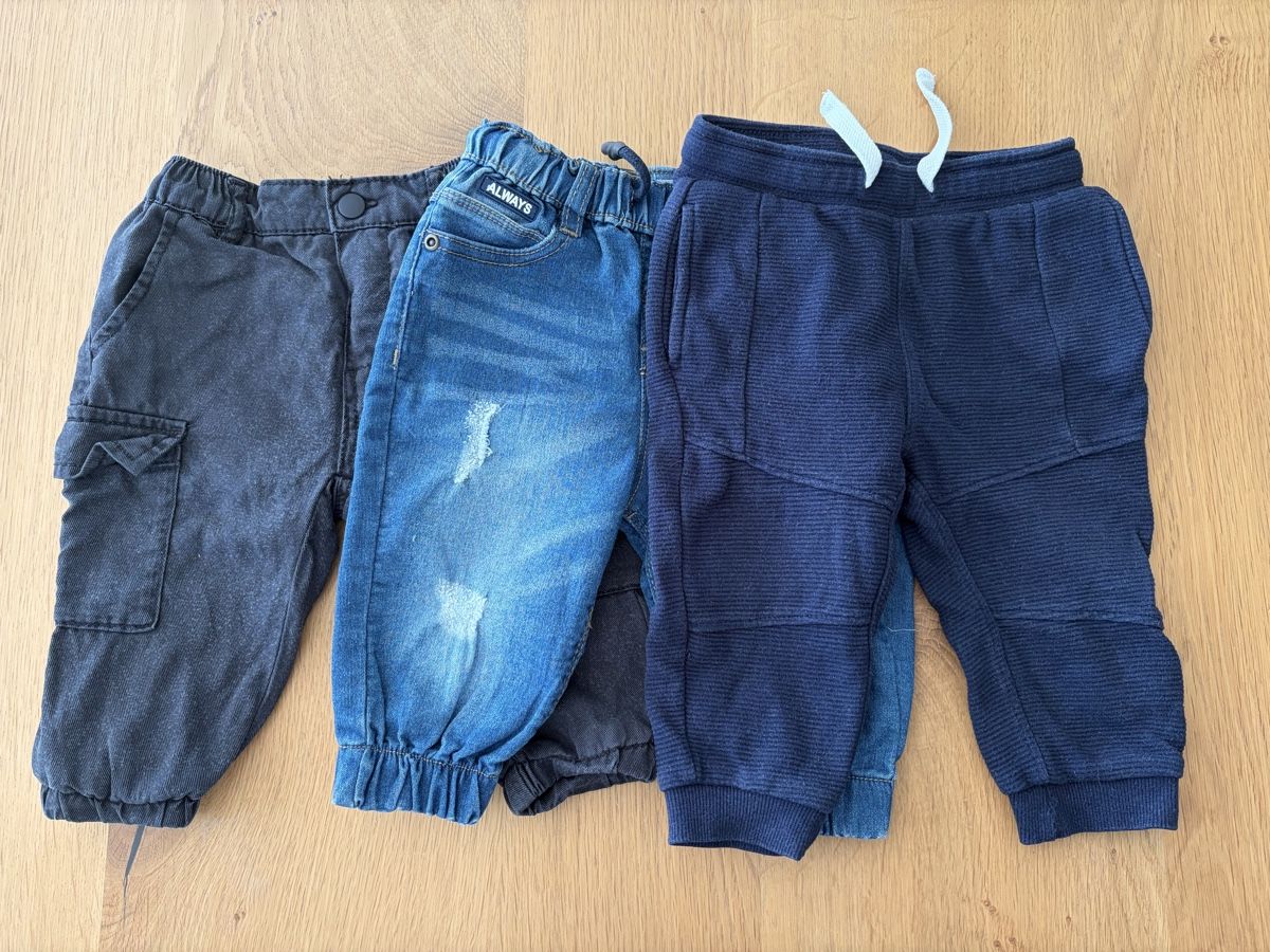 Lotti & Set di vestiti: Hosen Grösse 80 – Usato da Bütschwil venduto da Fdu_9606