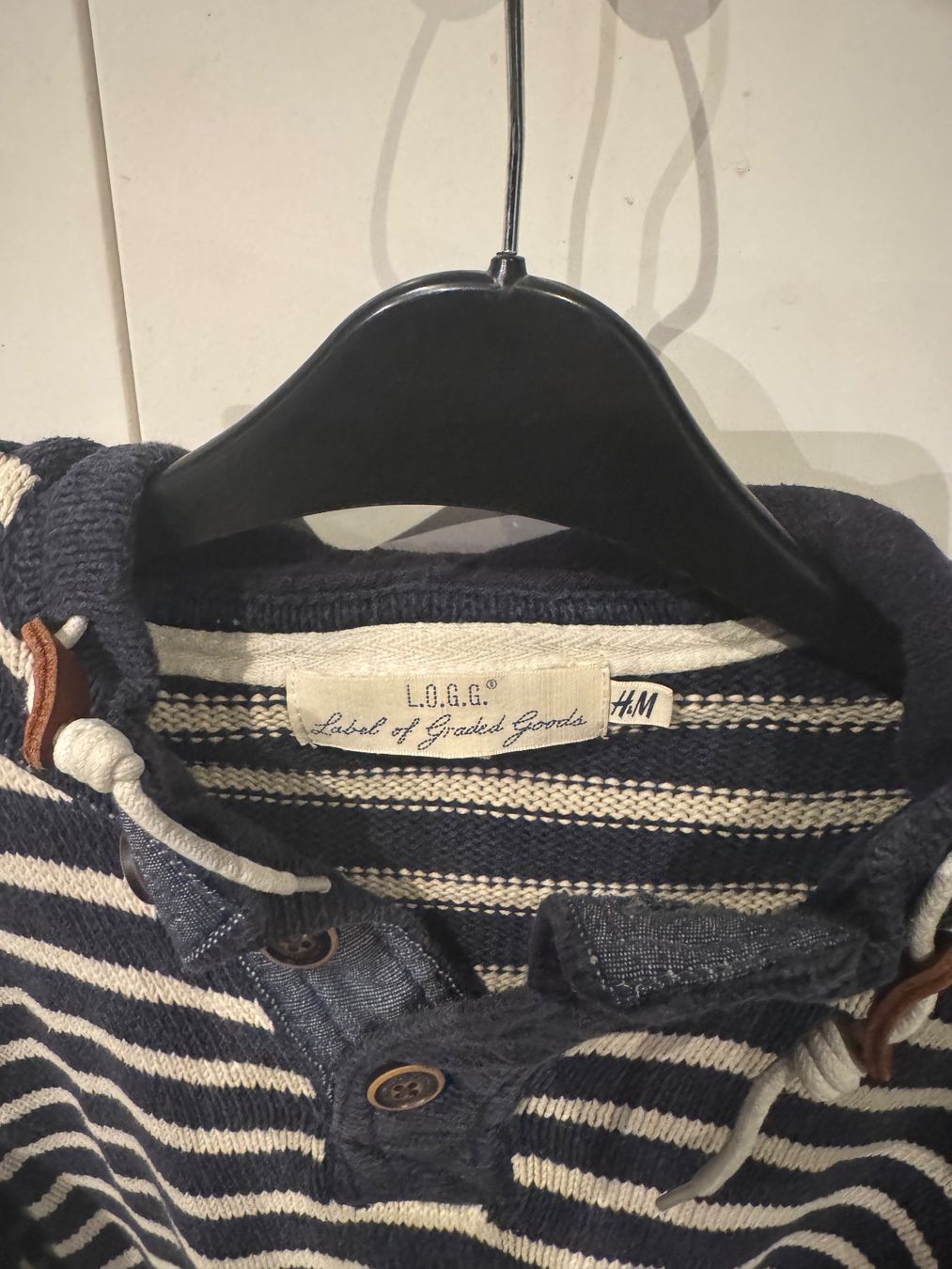 H&M Pullover & Sweatshirts: Gestreifter H&M Pulli – Gebraucht aus Rudolfstetten von krach 2