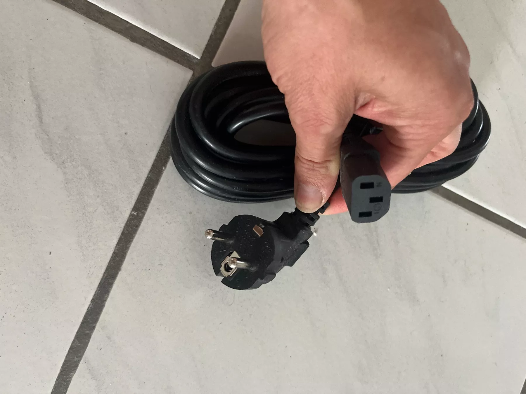 Cavi: Kabel schwarz – Usato da Chiasso venduto da AzenYa 1