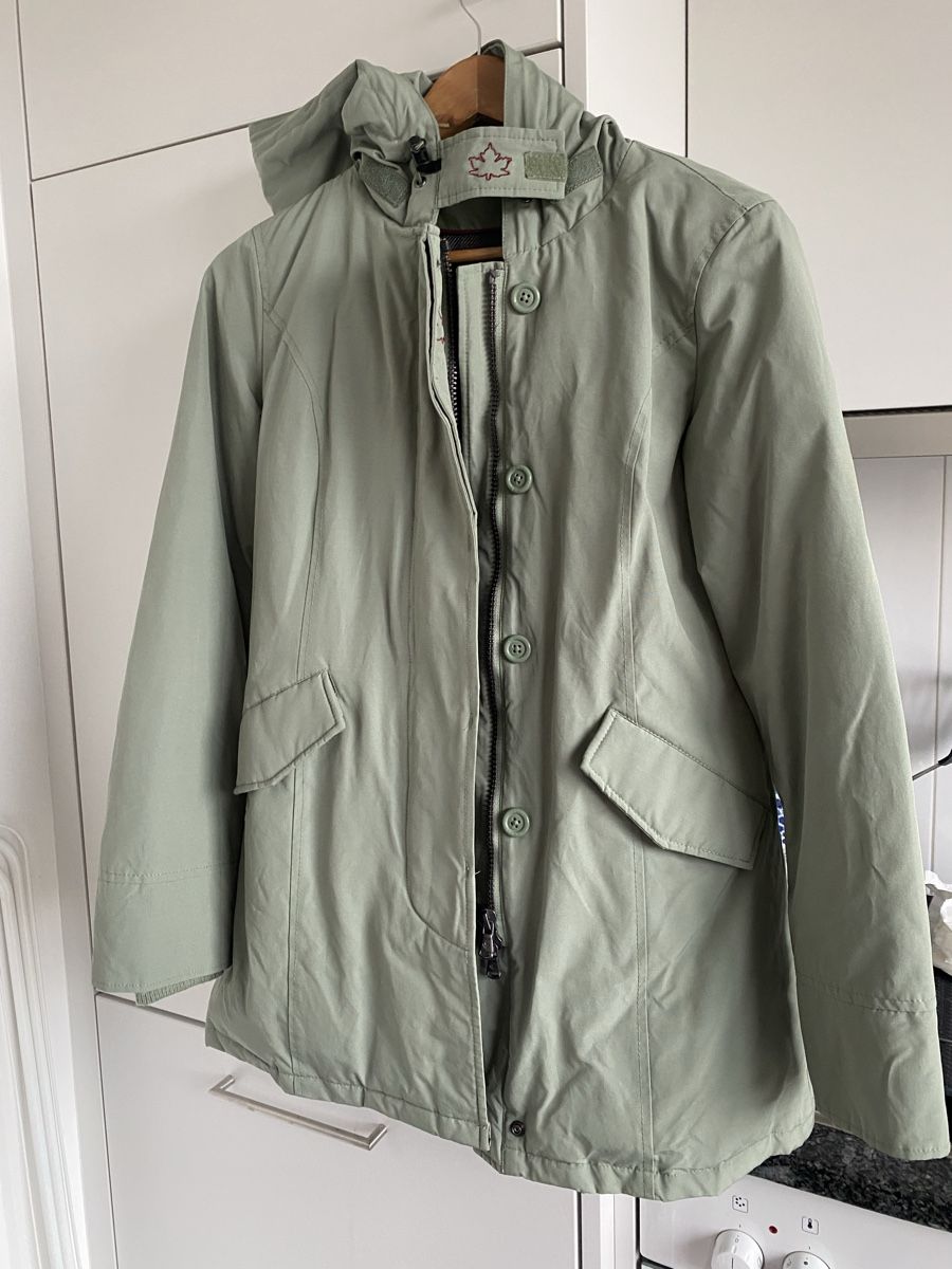 Canada Goose Cappotti: Canada Goose parka unworn – Nuovo (secondo la descrizione) da Zug venduto da kse_w9mn