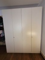 grosser Kleiderschrank weiss, 4 Türen, guter Zustand