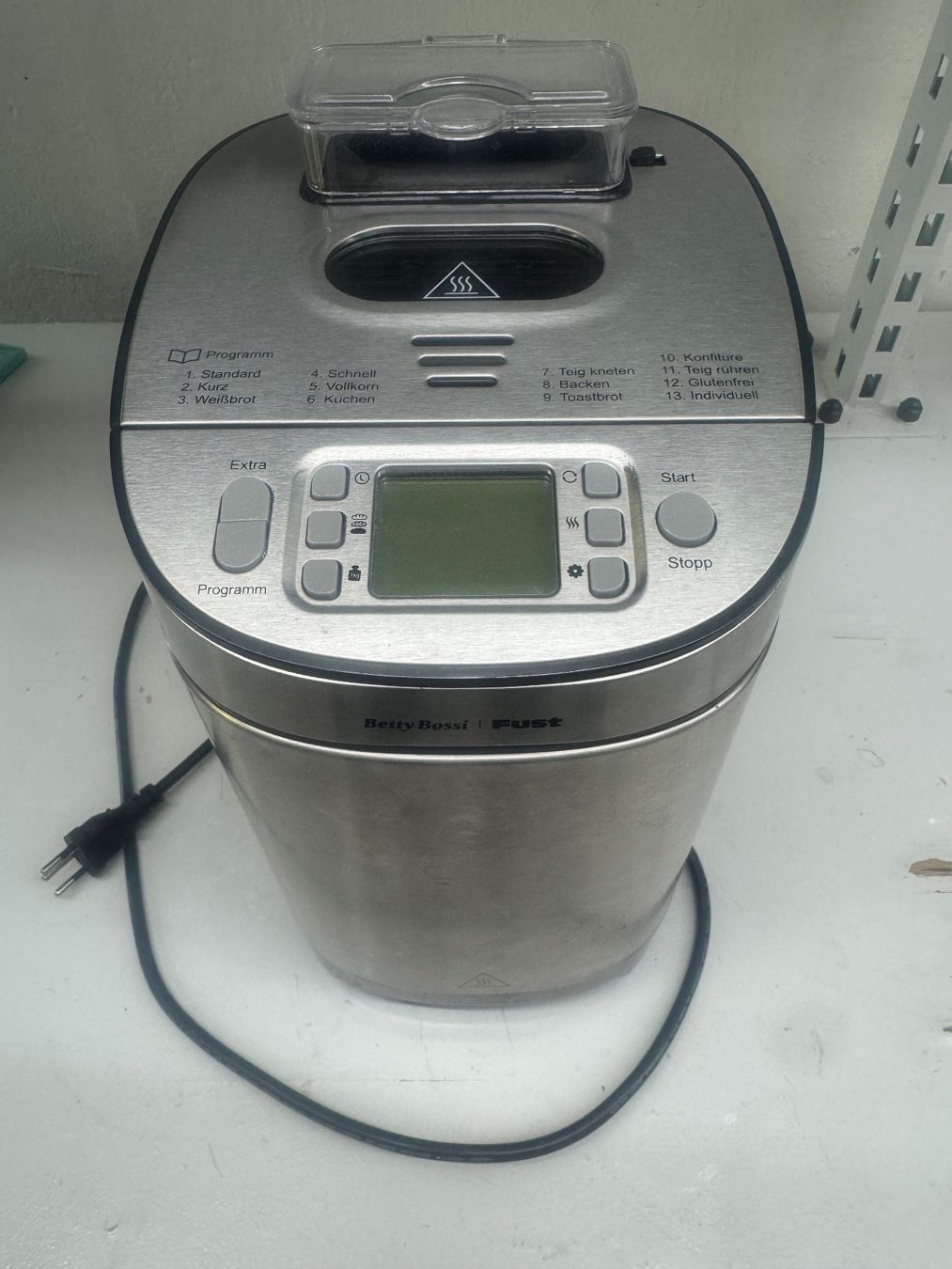 Betty Bossi Küchengeräte: Betty Bossi Brotbackautomat Pro – Gebraucht aus Zürich von pamleano