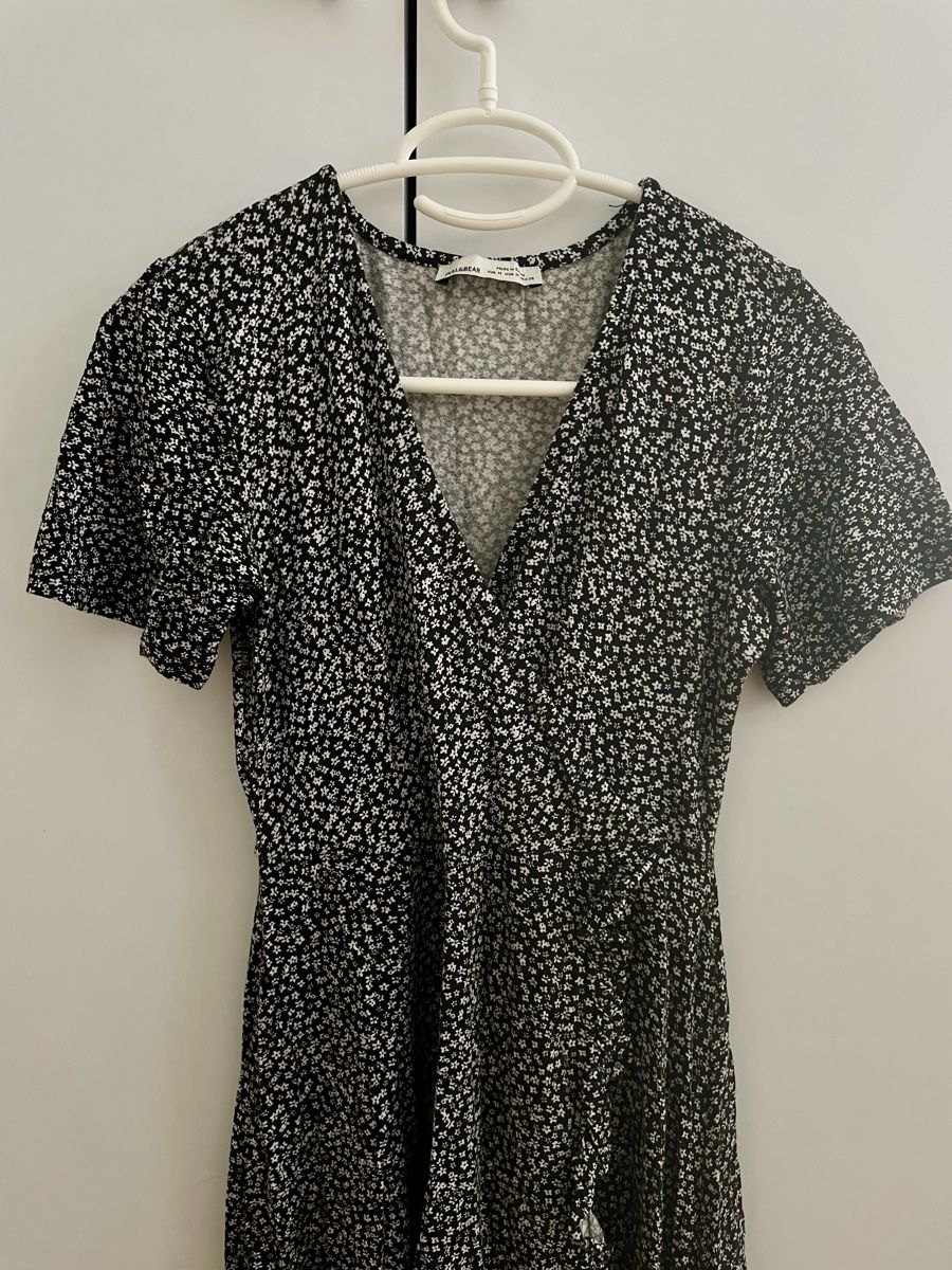 Pull&Bear Vestiti: Kleid Blumenmuster dunkelblau/weiss Grösse M, pull&bear – Usato da Zürich venduto da Carlajimena 5