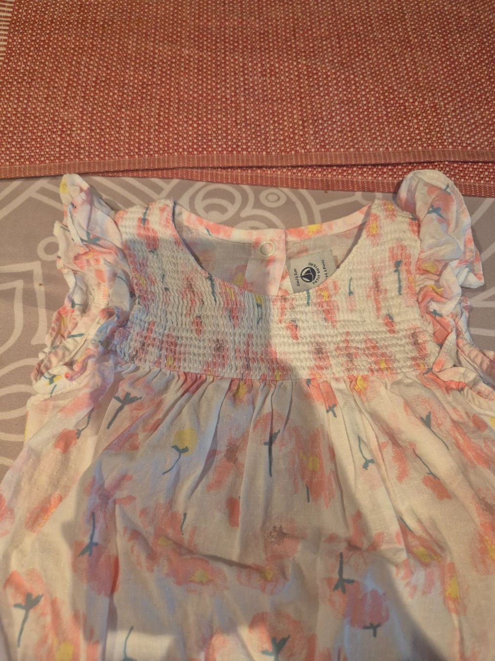 Petit Bateau Pagliaccetti: Sommerlicher Strampler Petit Bateau Blumenmuste Grösse 67 – Usato da Urdorf venduto da Nataschli 1