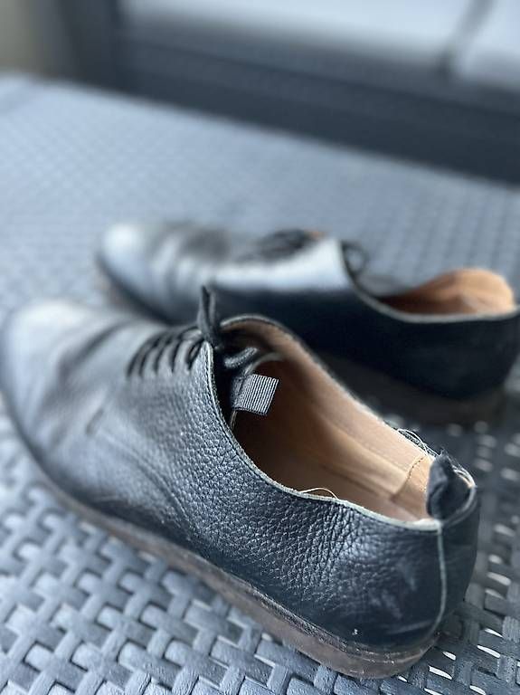 Scarpe da uomo: Chaussures hommes en cuir  – Usato da Martigny venduto da fou_9r6q