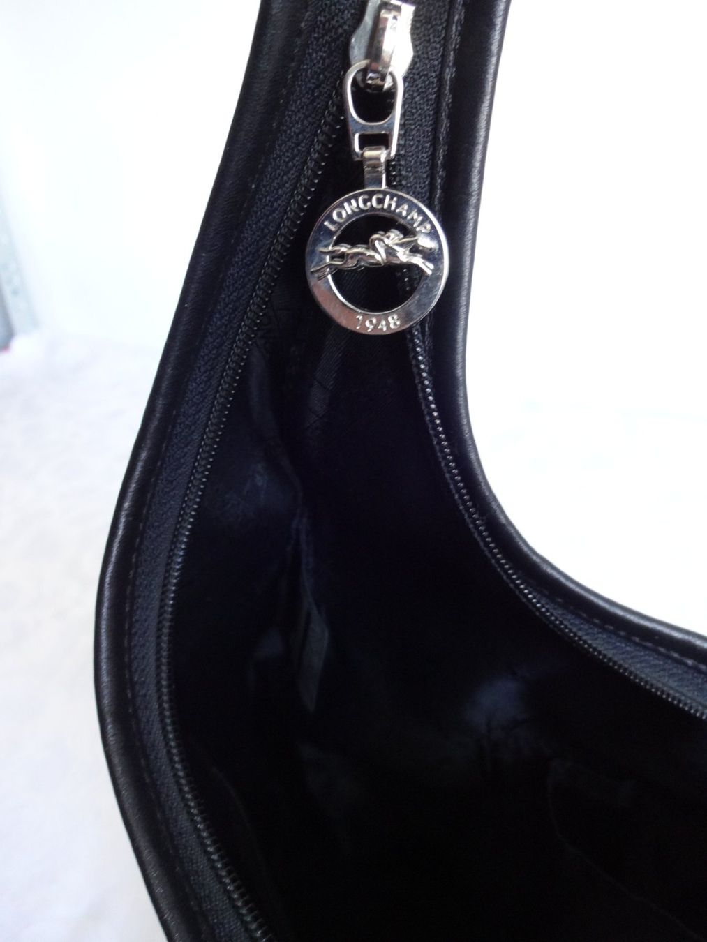 Longchamp Borse da donna: "Longchamp " Leder Schwarzes Umhängetasche – Usato da Frauenfeld venduto da Jahy 7