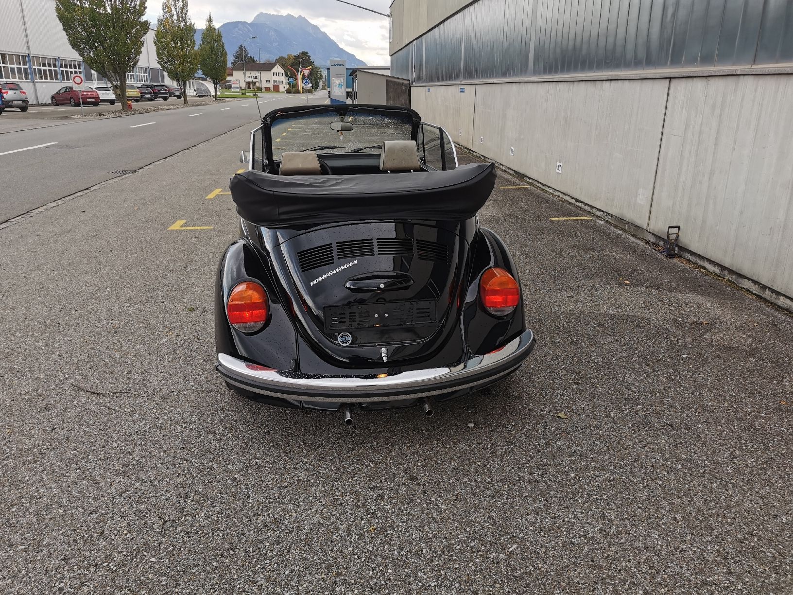 VW Automobili: VW Käfer Cabriolet 1303  in Schwarz – Usato da Oberriet SG venduto da amm_5w5x 3