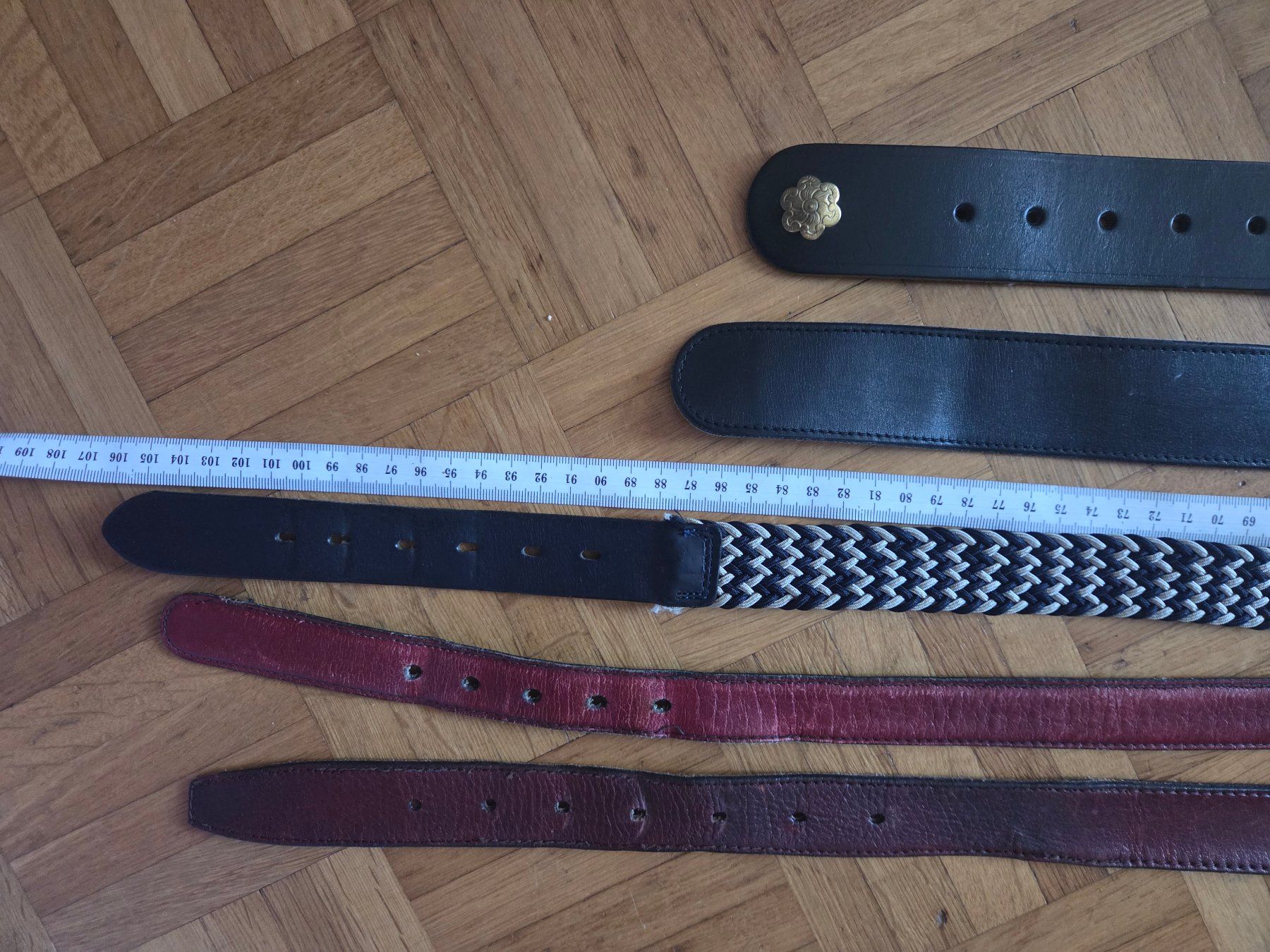 Cinture: 5 Gürtel, 1x aus Leder – Usato da Basel venduto da grandfamily 2