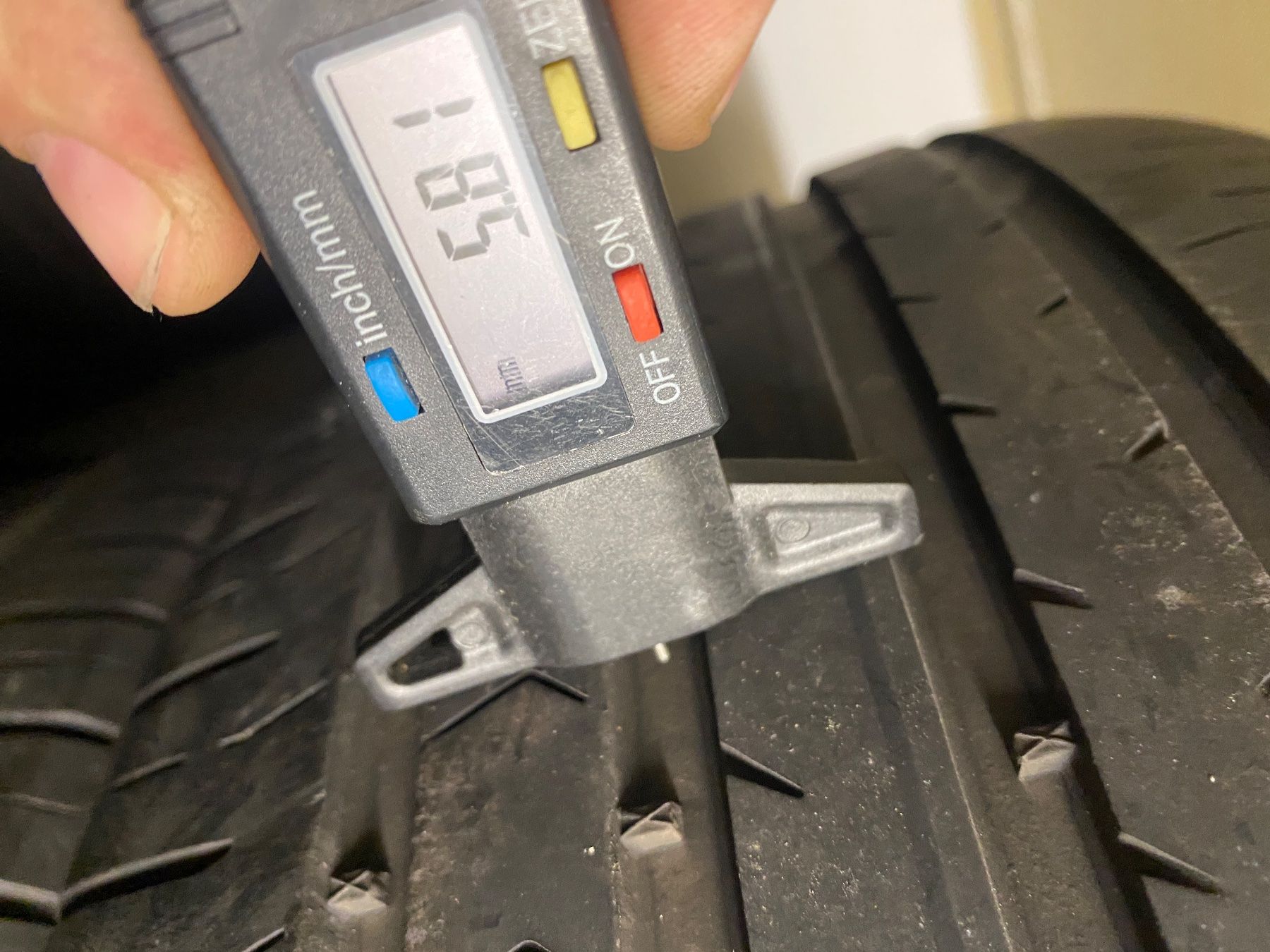 Continental Pneumatici & Ruote complete: 215/55R17 – Usato da Widen venduto da Dinero02 7