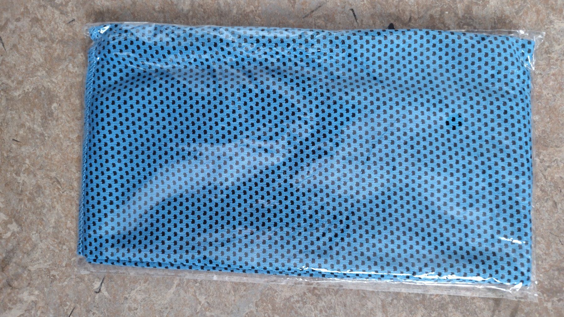 Serviettes de bain: Kühltuch, hell blau – Neuf avec emballage d'origine à STEFFISBURG par Sumerstorm