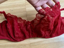 Triump Intricate Lace Underwire Bra Red Size 70 Cup B -7