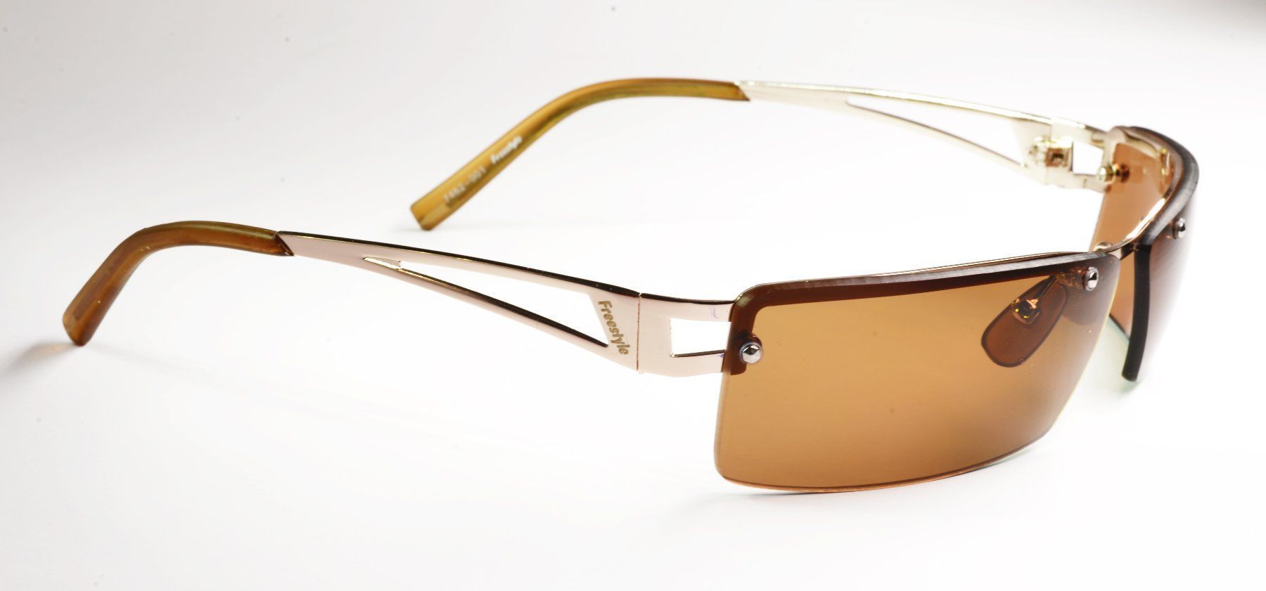 Brillen & Gläser: Stylische Damen Sonnenbrille – Neu und originalverpackt aus Neerach von i-style24 2
