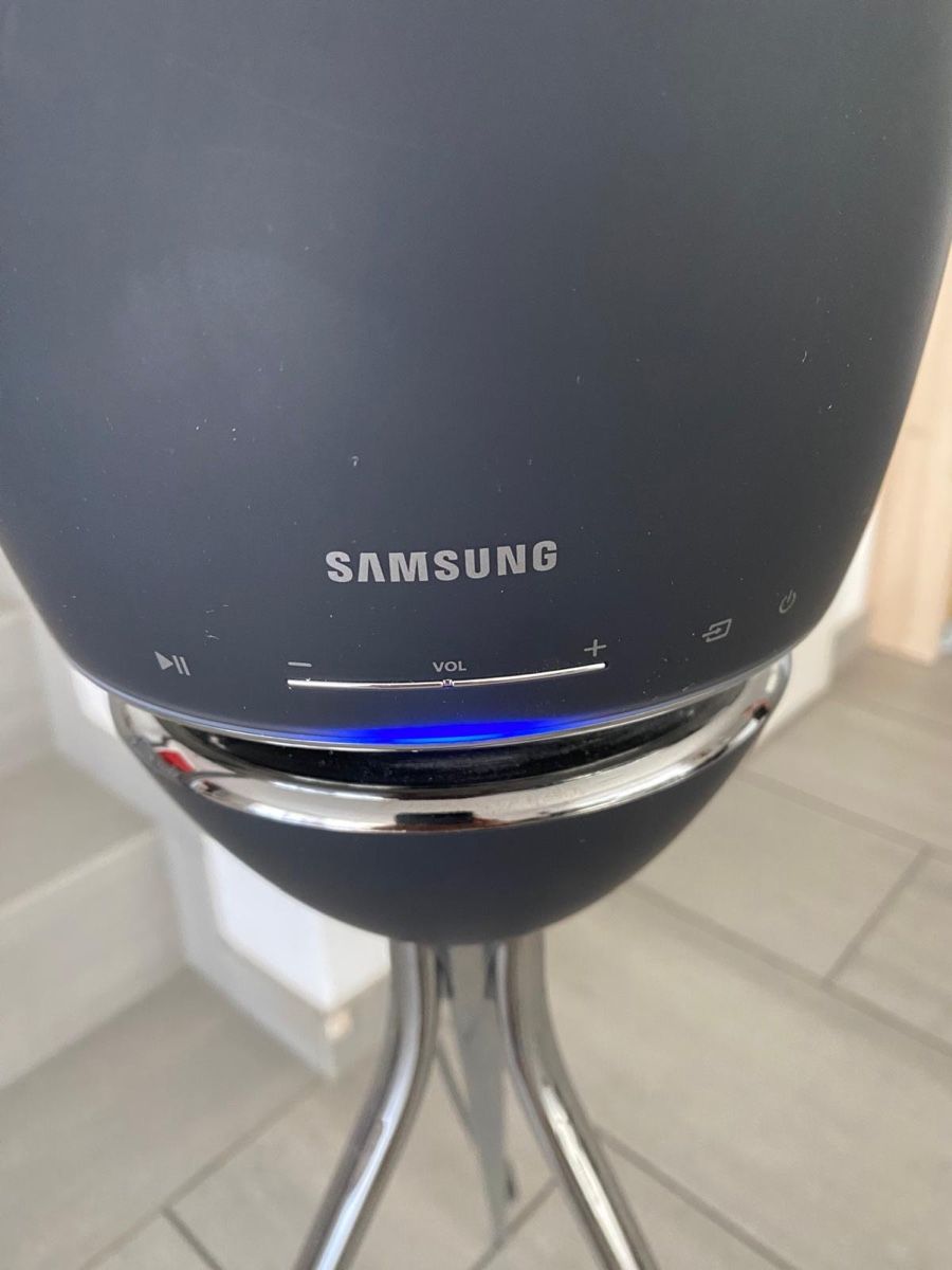 Samsung Lautsprecher: Samsung Wireless Audio 360 R7 mit Original-Standfuss – Gebraucht aus Freienstein von 16pfischti 1