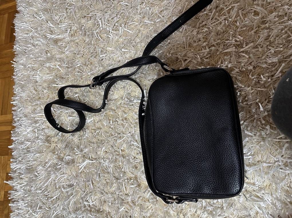 Borse da donna: Borsetta nera  – Usato da Maroggia venduto da ila_bb5l 1